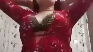 Pakistani girl naked boobs show selfie video