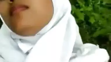 Muslim girl outdoor sex MMS movie scandal