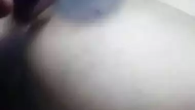 Desi aunty boob nipple play her husband