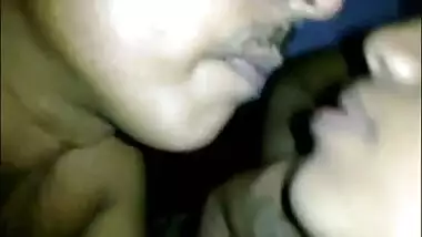 Desi muslim Abbu ne beti ko chodha baap boobs suck fuck