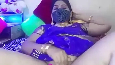 Today Exclusive- Sexy Bhabhi Showing Her Boobs And Pussy Part 1