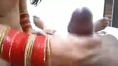 काउगर्ल पोजिशन में चुदती देसी बीवी