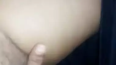 Horny Bhabhi Masturbating