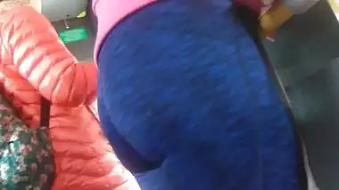 indian girl nice ass in blue tights