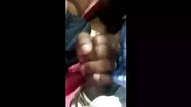 Eccentric Desi couple has XXX fun during evening ride on public bus