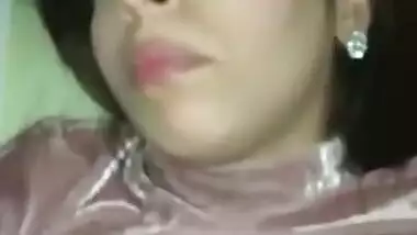 Paki DDrunk Naseema didi Horny fuk her panty in her MOuth