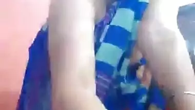 मराठी आंटी ने वेबकेम पर मोटी गांड दिखाई