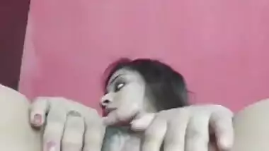 Desi Indian Girl Masturbatng at Home