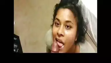 Indian girl Deep throat and asking to cum on her face 