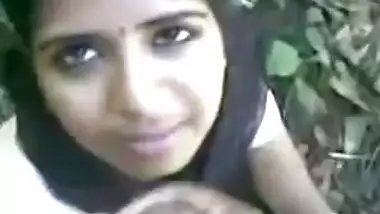 Desi College Students bunk class for a blowjob & a cumshot