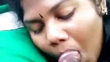 22 Tamil College Blowjob in Car 