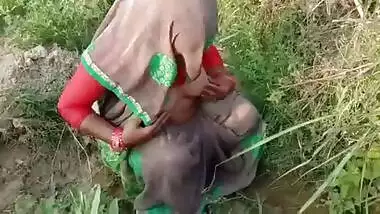 Indian Village Bhabhi Fucking Outdoor Sex In Hindi