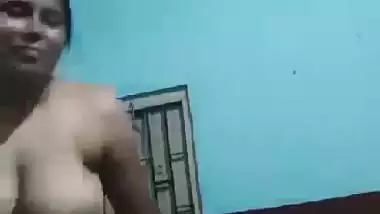 Desi xxx village sex video of an aunt and her young nephew