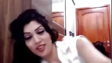 Delhi Girls Masturbates With Dildo In Desi Masala Clip