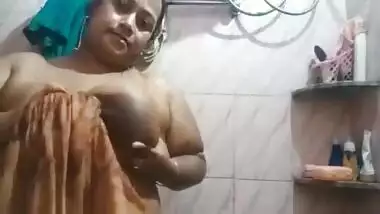 Bangla Wife Nude Show Mms - Huge Boobs