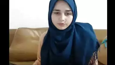 Cute paki teen girl masturbate on cam