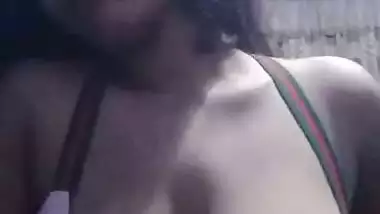 Indian girlfriend selfie big boobs viral play