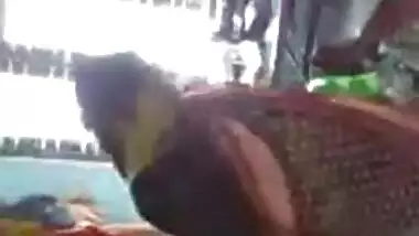 गर्म लड़की सेक्स भारतीय नौकरानी उसके बॉस के साथ कम उसे भारी स्तन दिखा