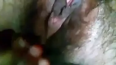 Punjabi girl fingering