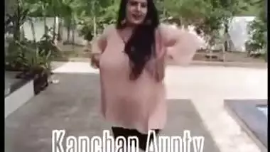 Kanchana Aunty Dancing on Song