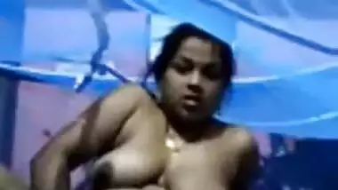 Desi Hot Bhabhi Masturbating