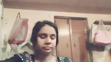 Cute Indian Dehati girl showing tits and playing with pussy on XXX cam