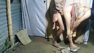 Indian Localsex31 Bhabhi Bartan Saaf Kar Rhi Thi Dever Ne Ghodi Bnaya