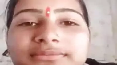 Indian village girl showing pussy on Whatsapp video call