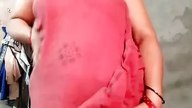 Village Bhabhi pressing her boobs