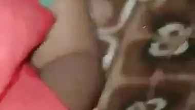 Delhi guy and hot desi girl hairy pussy sex