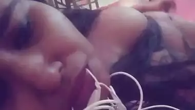 Hor gf recording herself