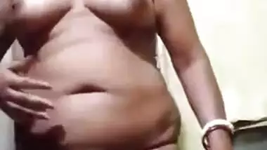 Indian XXX wife making sexy nude video for her husband