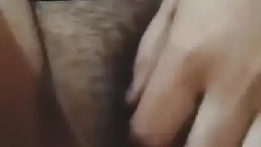 मेरी सेक्सी मामी मोटे लंड की प्यासी उसकी चूत में अपना लंड डाल दो