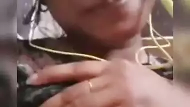 Desi girl exposing her round boobs on video call