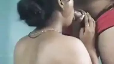 Desi babe rani sucking cock