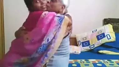 Tamil bahu ne apne budhe tharki sasur ka lund chusa