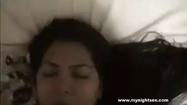 Aadhi raat ko desi Bhabhi ki khoob jam kar Gaand maari