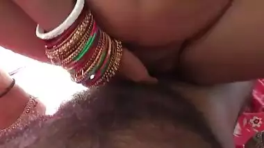 कपड़ा धोने वाली को रूम पर बुला कर चोदा