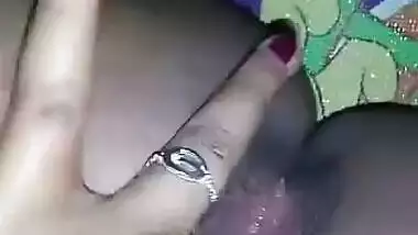 Desi girl fingering