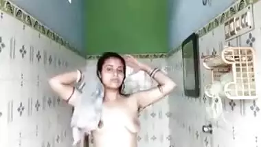 Beautiful Bengali Boudi Bathing