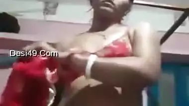 Bhabhi Shows Her Boobs And Pussy