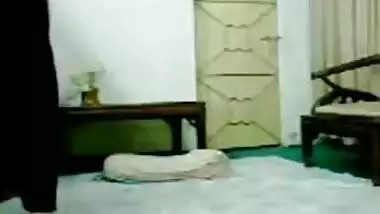 Baap aur bua ki chudai hidden cam mai pakdi gai