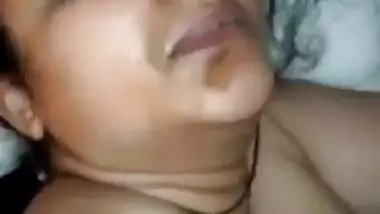 Horny bhabi need strong penetration