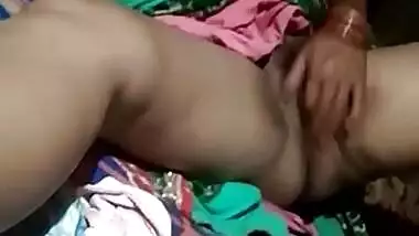 Village Bhabhi Showing Boobs and Pussy