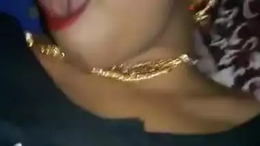 Admire this hot Bhabhi fucking expression