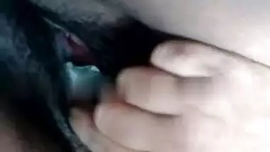 Mature Tamil sex aunty fingering her big pussy