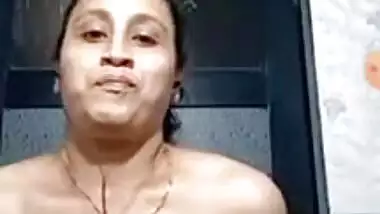 Indian aunty can demonstrate XXX berries thanks to video call