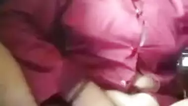 Desi village bhabi show her pussy