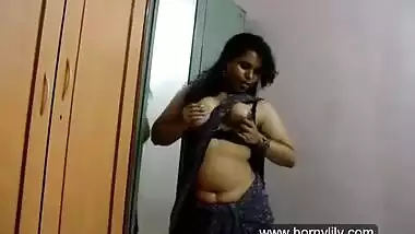 Indian wife strips and exposes giant love melons for bf