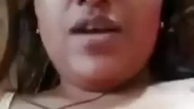 Obese Tamil fingering slit MMS episode